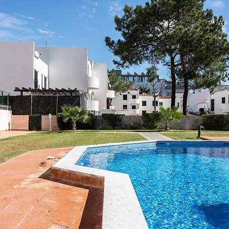Parque Dos Reis 2 Apartment